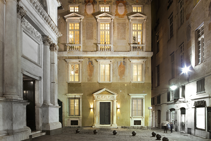 Vibia - Contract - Palazzo Grillo - WireflowLineal_Warm_Skan_ICono_North - Facciata palazzo
