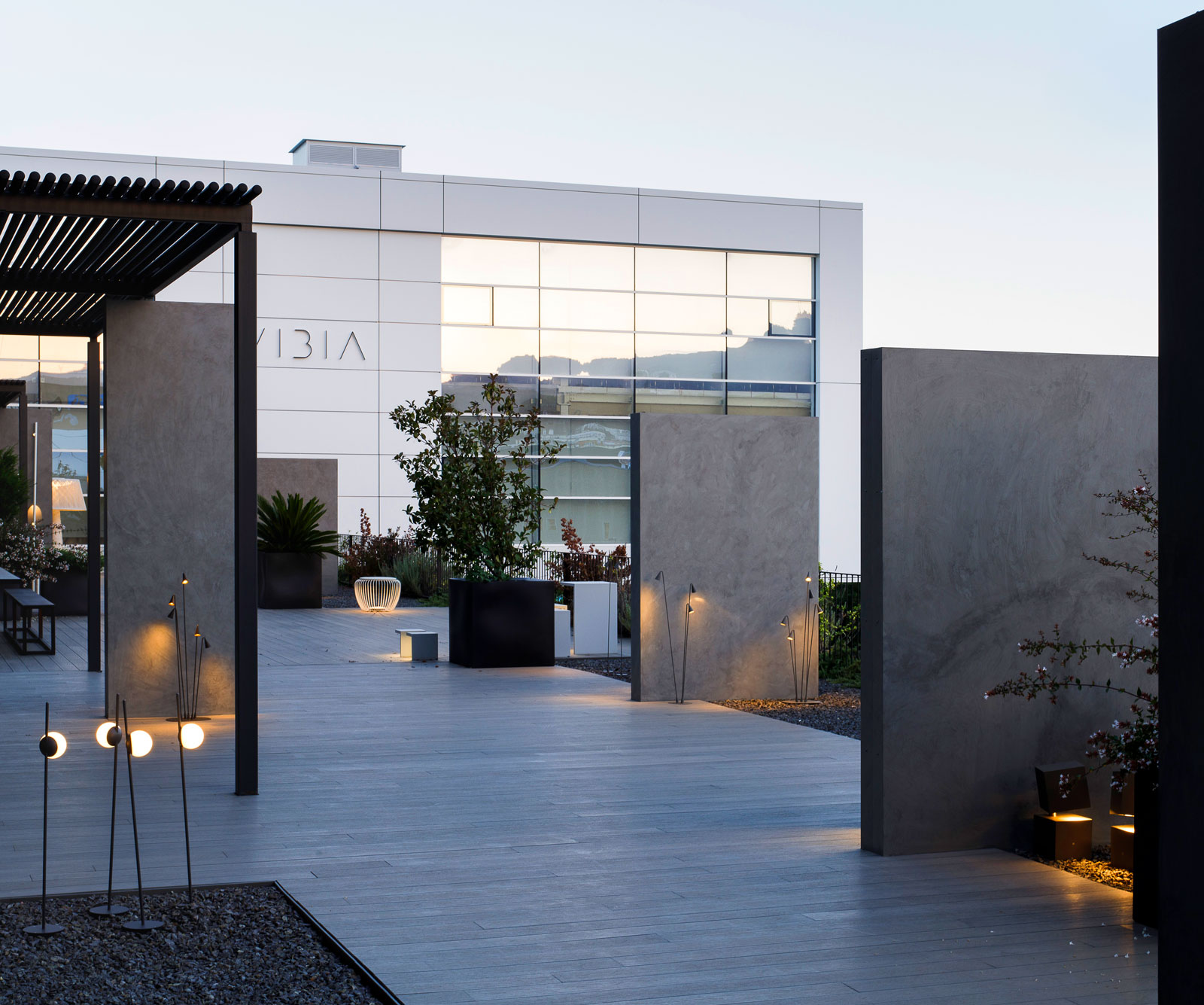 Vibia The Edit - Vibia Headquarters’ Terraces: Display of Outdoor Lighting Collections - Brisa Meridiano Break
